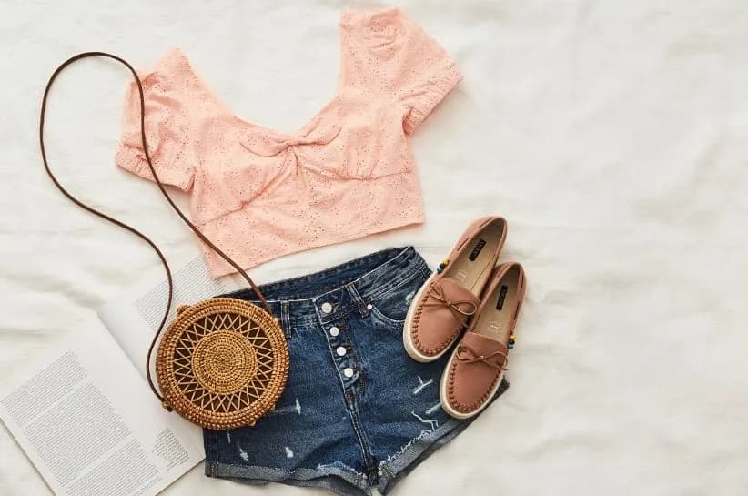 Jak się modnie ubrać na lato, aby czuć się komfortowo i stylowo