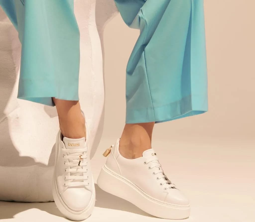 Jakie buty do spodni garniturowych damskich, aby wyglądać stylowo?